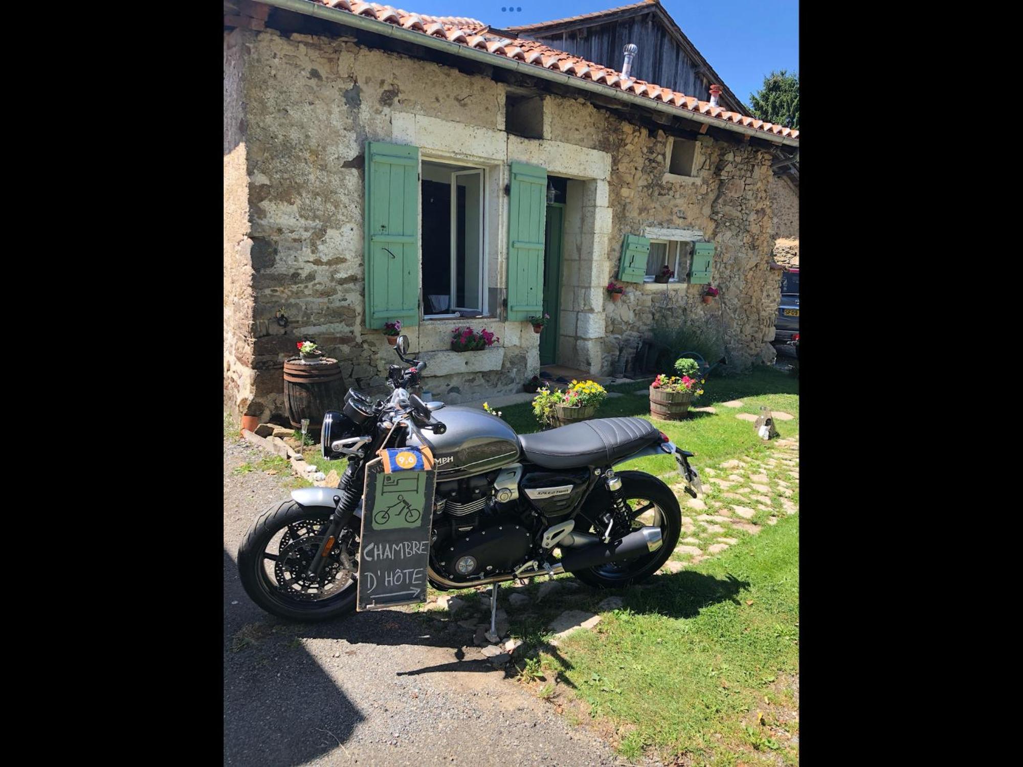 Bed and Breakfast Le Petit Grange Le Lindois Exterior foto